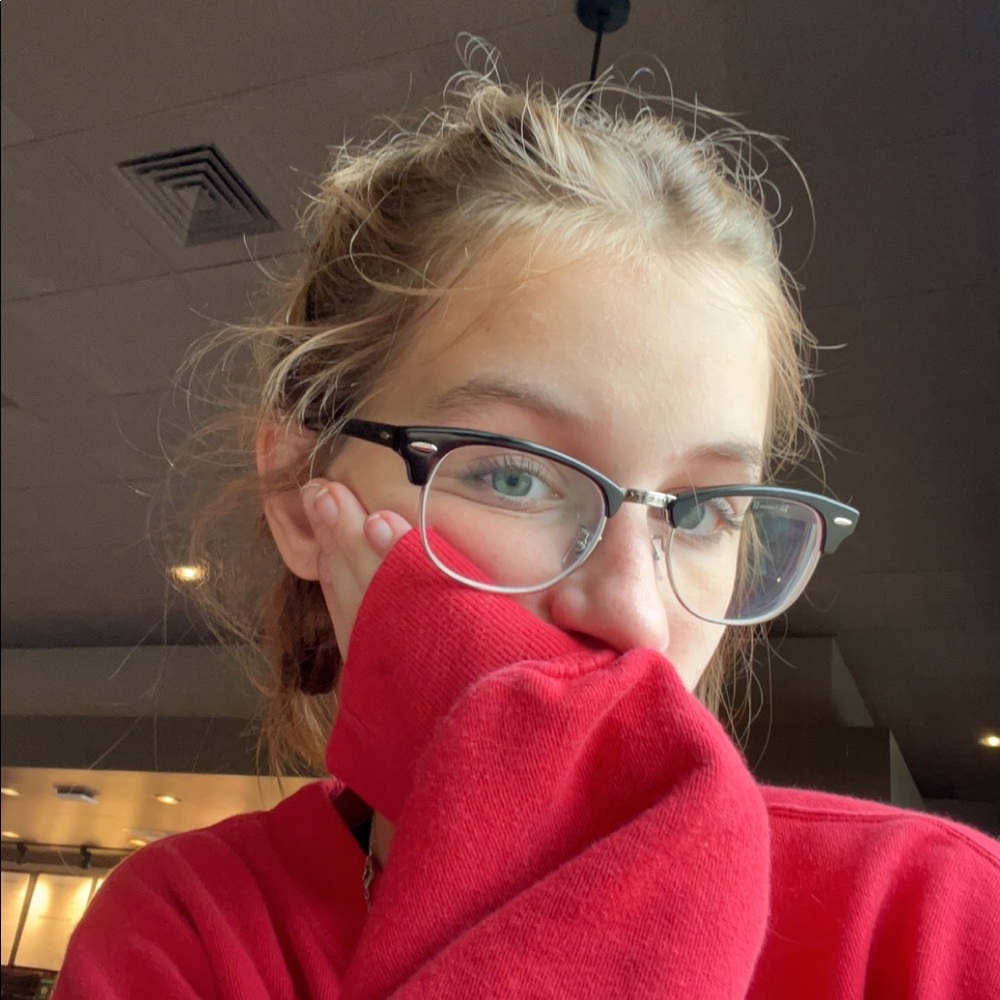 Meet your Posher, Makayla